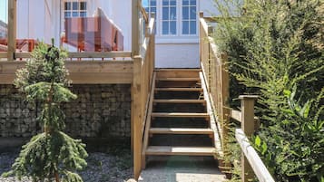 Cottage | Property grounds