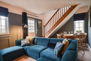 Interior - Waverley (Lyme Regis)