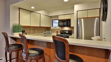 Condo, 2 habitaciones | Centro de negocios