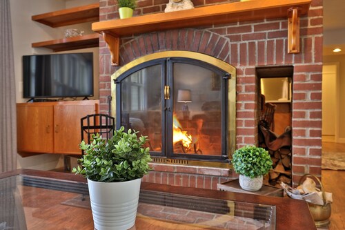 Skiers! Fox Hollow 2br/2ba Condo. Across From Pico, Minutes To Killington 2 Bedroom Condo