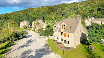 Condo, 2 Bedrooms | Exterior