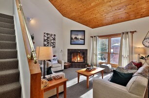Condo, 3 Bedrooms | Interior