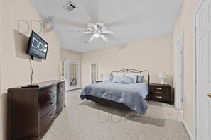 2 habitaciones, tabla de planchar con plancha y wifi gratis 