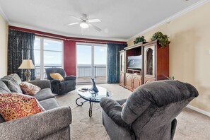 Smart TV, fireplace - Legacy Tower I #802 - 2 bedroom condo facing the Gulf! (Gulfport)