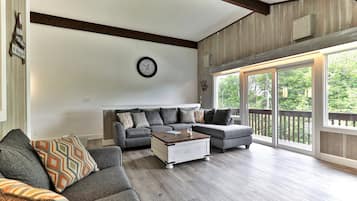 House, 3 Bedrooms | Living area