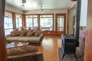 Smart TV, DVD player, books