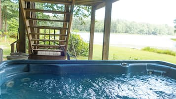 Bain à remous extérieur