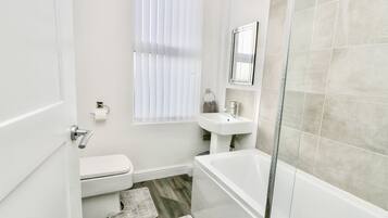 Cottage | Bathroom | Shower