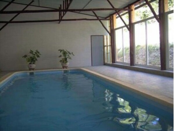 Indoor pool, a heated pool - Gîtes du Séchoir in the heart of Périgord Noir (MARCILLAC-ST-QUENTIN)