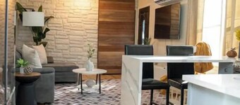 *Newly renovated 2BR/5 min train walk, Free WiFi*