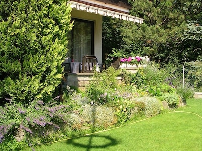 Spacious,comfortable apartment,150m2, first floor,quiet,garden-side with terrace