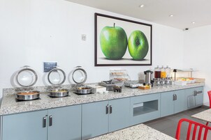 Desayuno bufé gratuito y diario