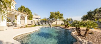 Fun Filled Stadium Getaway w/ Heated Pool & Golf