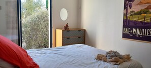 2 chambres, fer et planche à repasser, lit parapluie, Wi-Fi