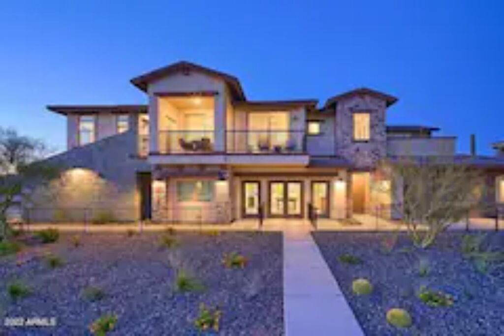 Desert Oasis- 2 BR & 2 Bath Condo in Charming Resort Style Community!