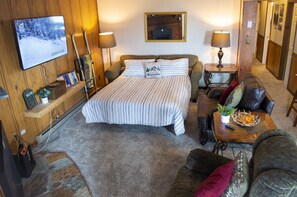 3 bedrooms, iron/ironing board, free WiFi, bed sheets - 3BR Summit Retreat, Short Walk to Village & Slopes (Snowshoe)