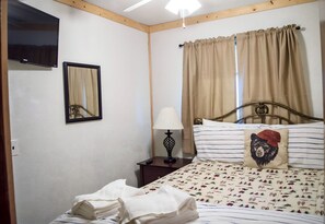 3 chambres, fer et planche à repasser, accès au Wi-Fi (inclus)
