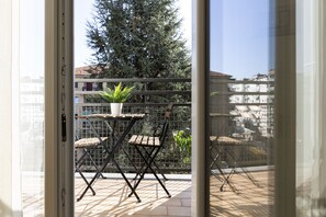 Deluxe Studio | Balcony