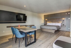 行政客房 | 笔记本电脑工作区、遮光窗帘、免费 WiFi、床单