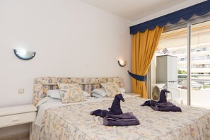 2 bedrooms, in-room safe, iron/ironing board, bed sheets