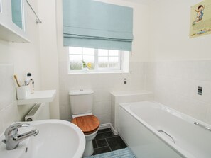 Cottage | Interior - 30 Poplar Close (Shrewsbury)