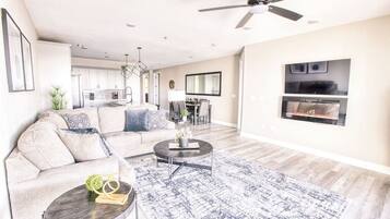 Smart TV, fireplace