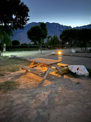 Outdoor dining - Alabama Hills Mt. Whitney Lakeside RV Camping Site #5 (Olancha)