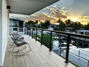 Terrace/patio - Pristine canal-front home with heated pool and access to open water (Tavernier)