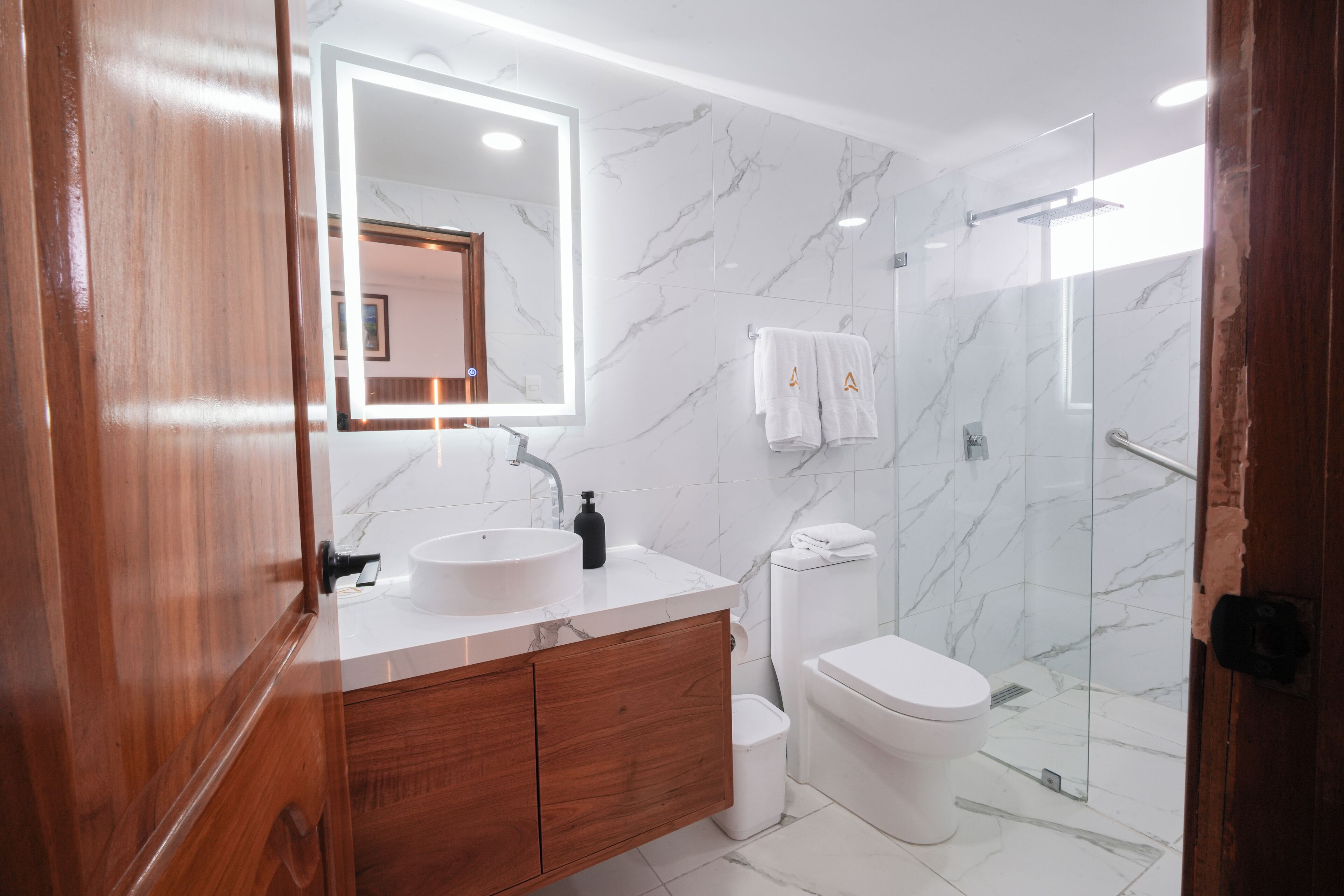 Habitación exclusiva doble | Caja fuerte, cortinas opacas, ropa de cama