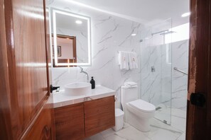 Exclusive Double Room | In-room safe, blackout curtains, bed sheets - Fernandina Hotel & Spa Galápagos (Puerto Ayora)
