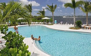 Outdoor pool - Luxury 3/3 condo in Margaritaville Resort (Bradenton)