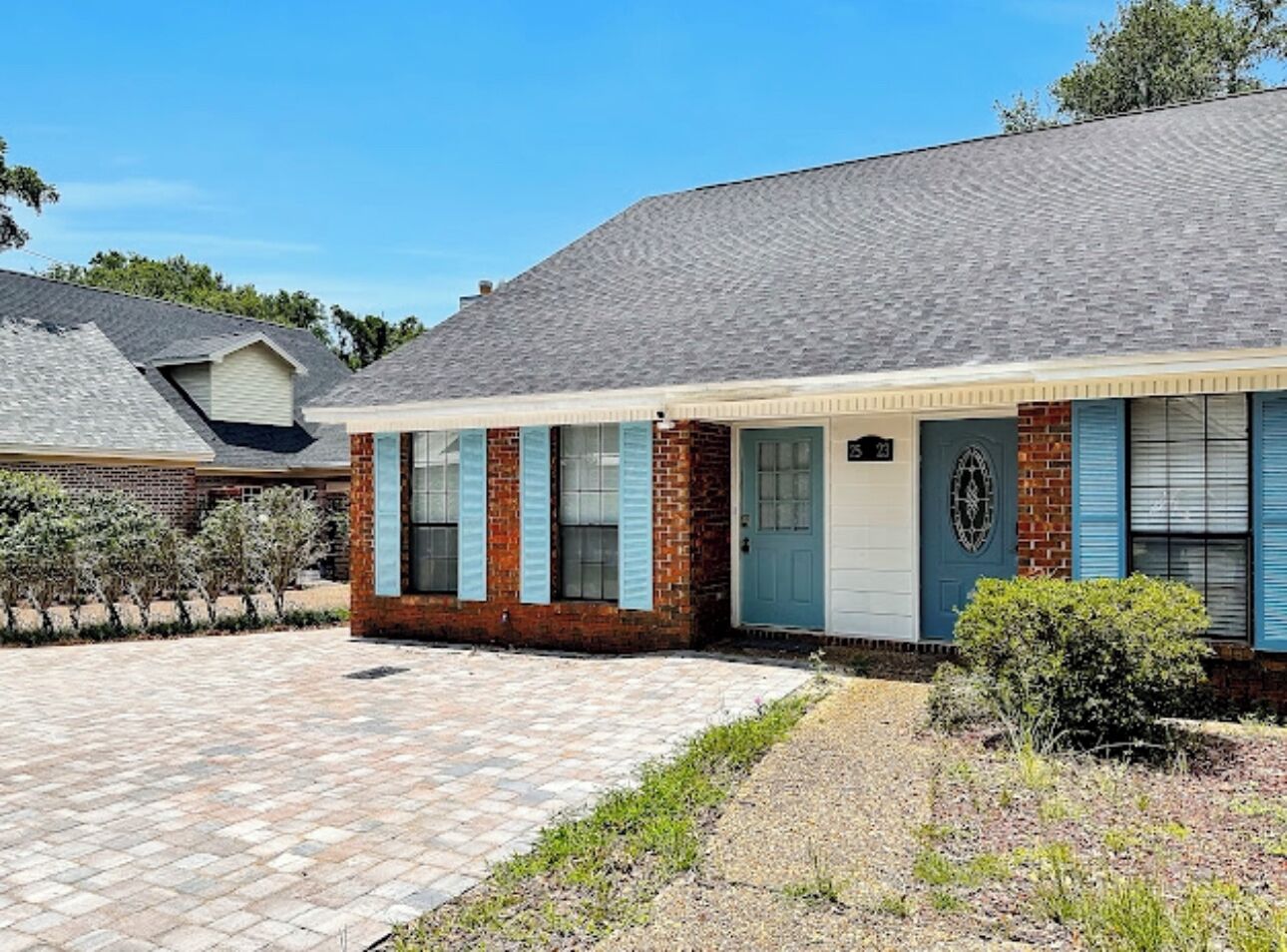 Pensacola Cottage w fenced yard - close to NAS & Blue Angels + EV super charger 