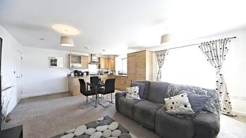 Smart TV, computer monitors