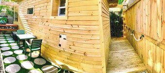 Unique Tinyhouse * King bed * Bathtub