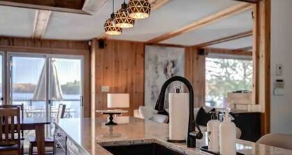 Breath Taking Water Front Muskoka Cottage!