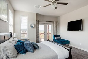 3 chambres, bureau, fer et planche à repasser, lit parapluie