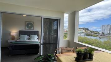 Apartemen Kota | Teras/patio
