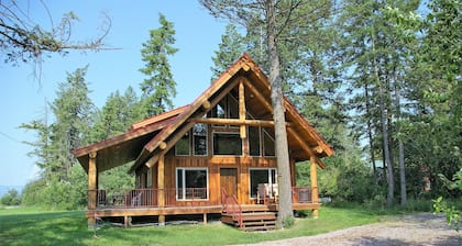 New Beautiful Well Located Cabin just north of Bigfork near the Flathead River!