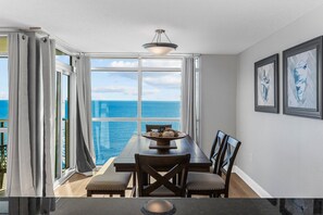 Dining - Oceanfront penthouse, centrally located, 4 bed/ 4 bath (Myrtle Beach)