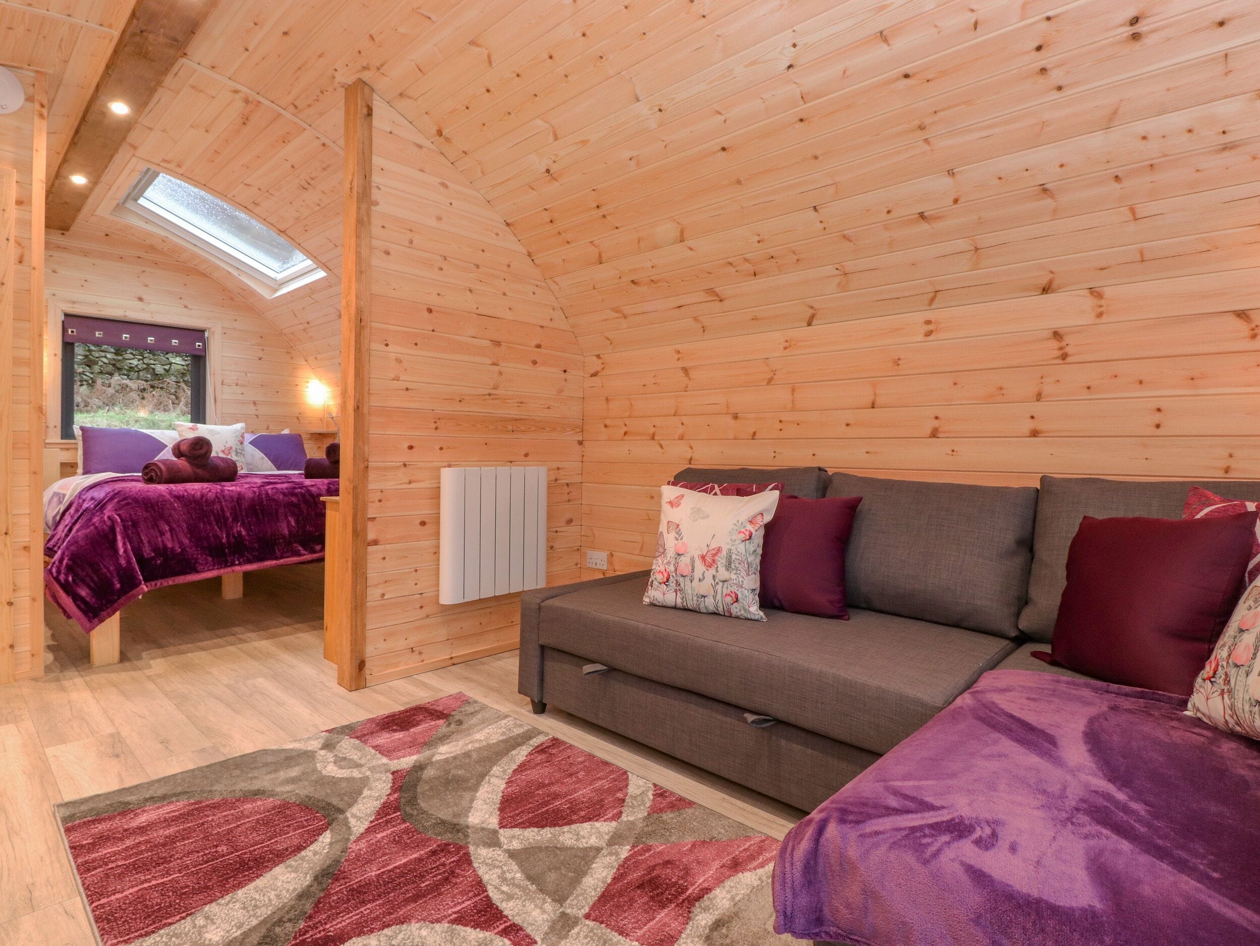 1 Schlafzimmer, kostenloses WLAN, individuell dekoriert