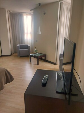 Ameublement personnalisé, espace de travail pour ordinateur portable