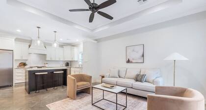 Charming Cottage -3BR - A+ Location - est.2019
