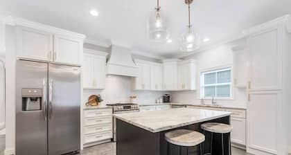 Charming Cottage -3BR - A+ Location - est.2019