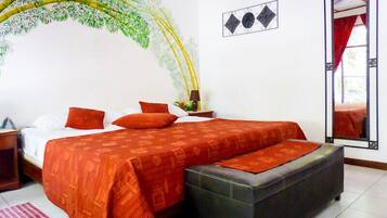Deluxe Room | In-room safe, laptop workspace, free WiFi, bed sheets