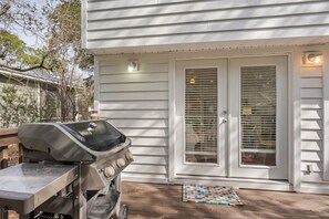 Terrace/patio - The Salty Pig- Dog Friendly- 4 Bikes Included (Seagrove Beach)