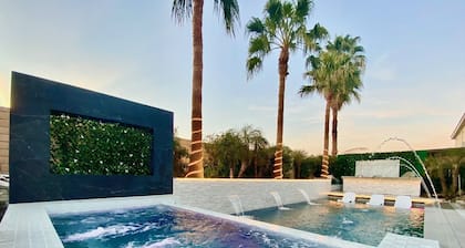 NEW POOL, COACHELLA HOUSE with Spa, Firepit 5BR+Loft, Outdoor TV Area