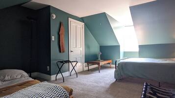 3 bedrooms, travel crib, WiFi, bed sheets