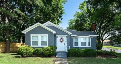 Newly Remodeled 3BR in Town · Cherry Street