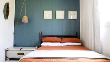 3 bedrooms, travel crib, free WiFi, bed sheets
