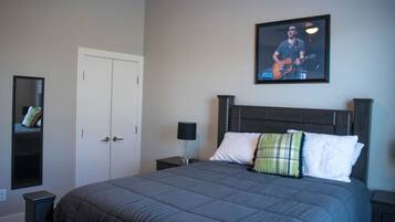 Iron/ironing board, travel crib, WiFi, bed sheets